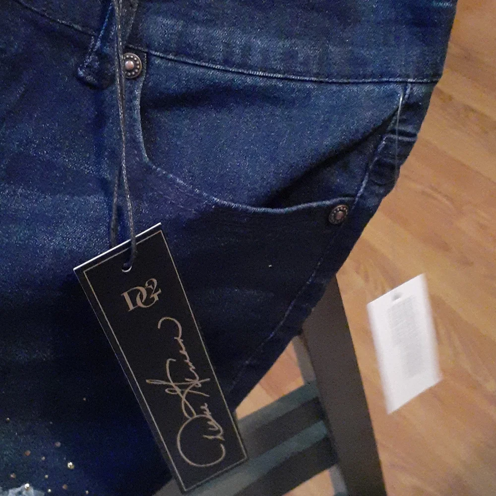 Jeans - Picture 9 of 9